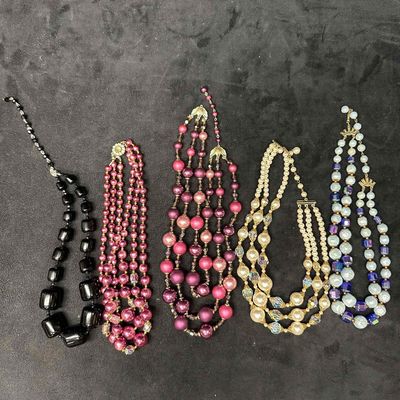 Assorted Plastic Beaded Costume Jewelry Necklace Set Five K56