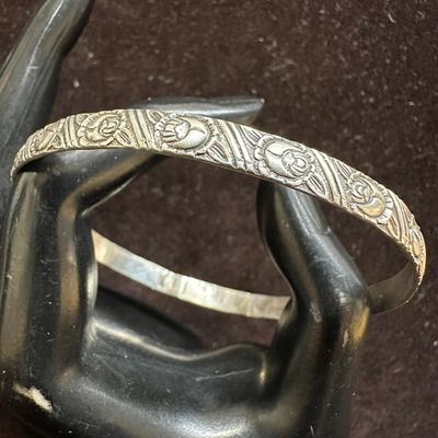Beau Sterling Silver Etched Floral Design Bangle Bracelet