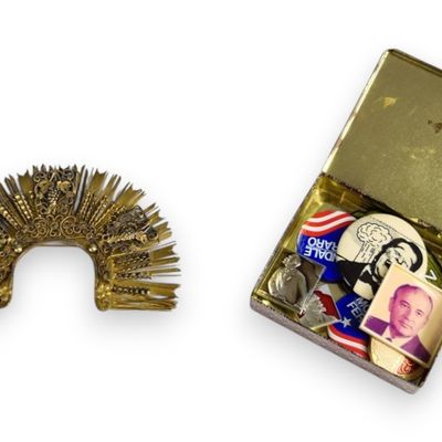 Sunburst Style Brooch and 8 Political and Novelty Pins with Decorative Tin