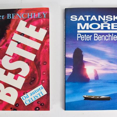 2 Peter Benchley Softcover Czech Novels, Beast and The Island