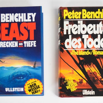 2 Peter Benchley Hardcover German Novels, Beast and The Island