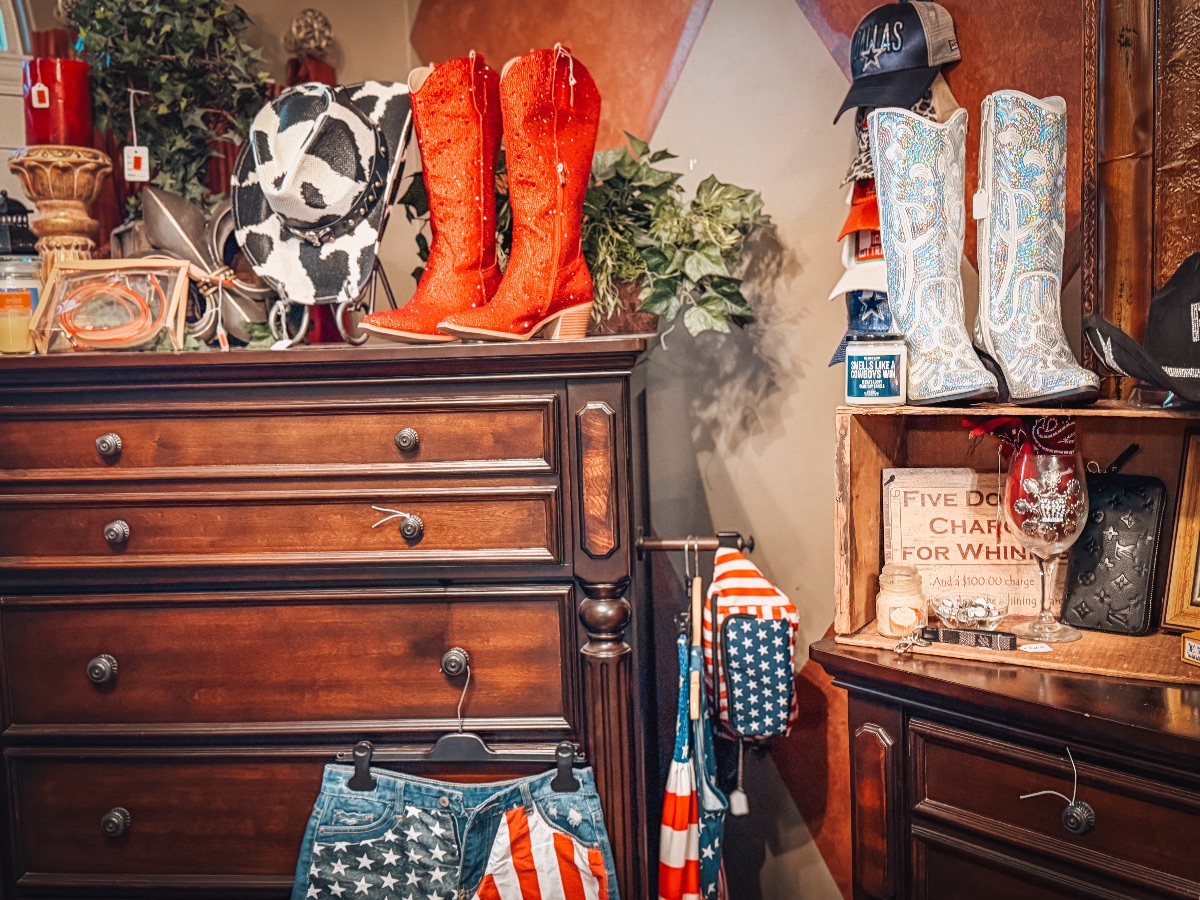 ⚜️ FLEUR-DE-LIS ESTATE SALE ⚜️Calloway/Norris