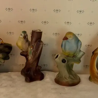 Vintage bird bud figurines. Made in Czechoslovakia. 