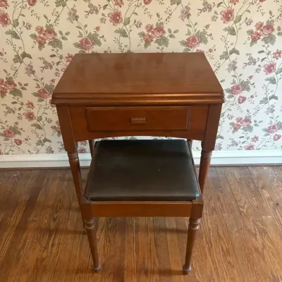 Singer Sewing Machine, Cabinet & Seat