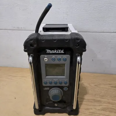 Sale Photo Thumbnail #37: Makita BMR100 Jobsite AM/FM Radio
Tested Works