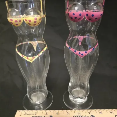 Pair of Vintage Bikini Body Molded Pilsner Glasses – Yellow & Pink Polka Dot
