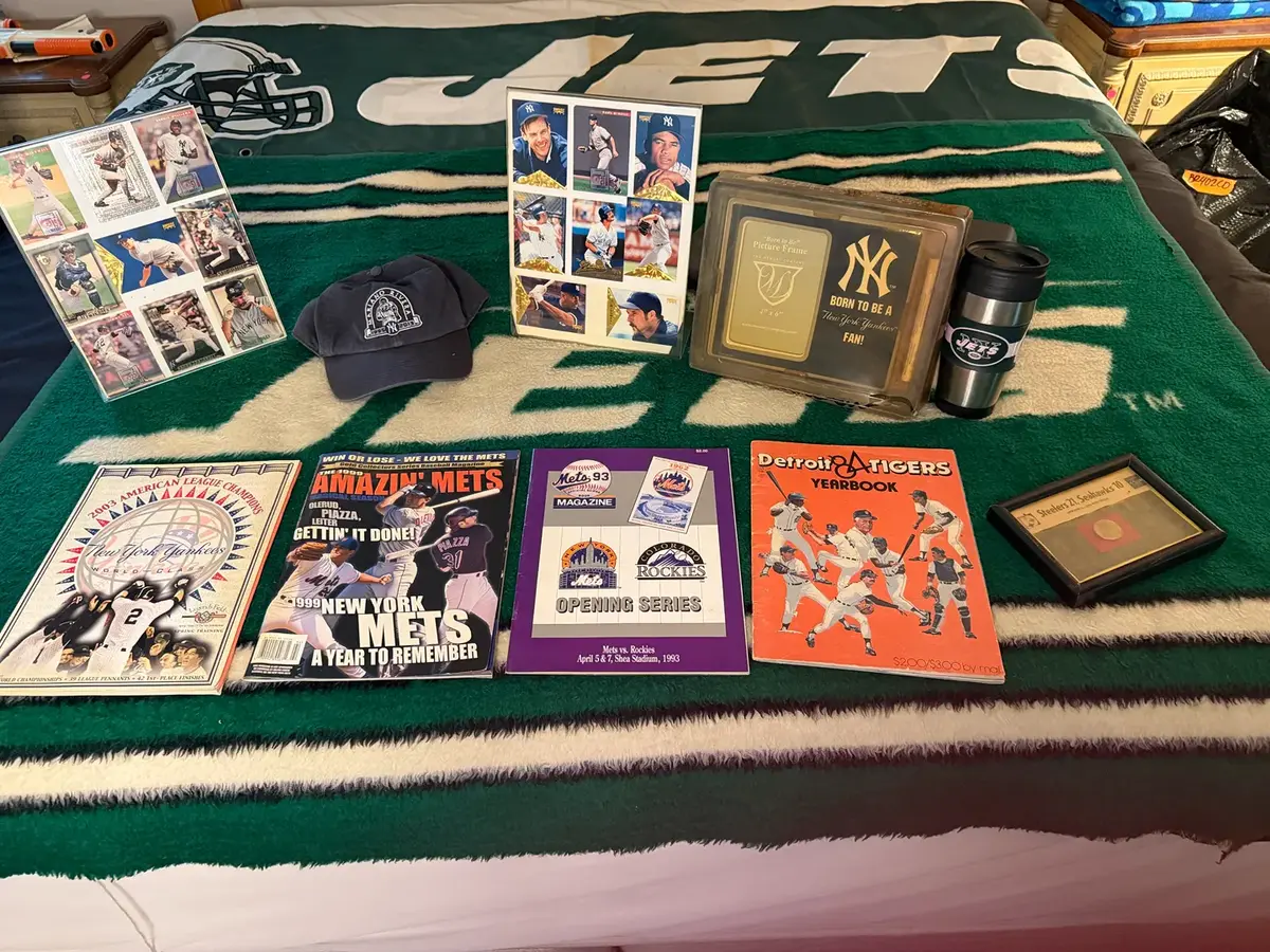 New York Sports Memorabilia Lot – Jets, Yankees & Mets, Mariano Rivera & More