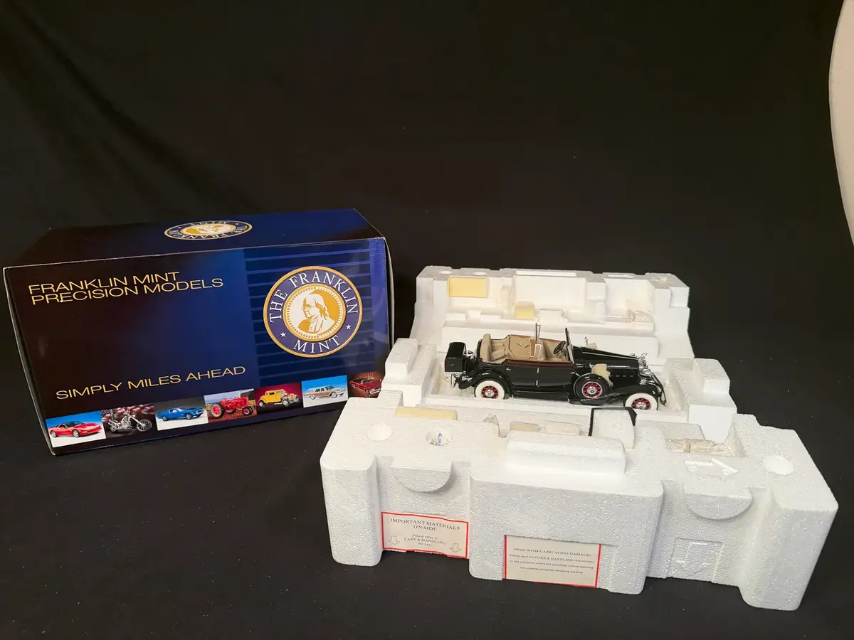 Lot2: Franklin Mint Cadillac V-16 All-Weather Phaeton 1:24 Die-Cast w/ Accessories & Box