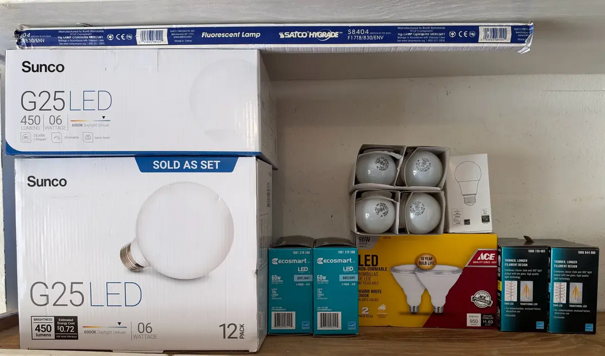 Assorted LED & Fluorescent Light Bulbs – New/Unused Lot