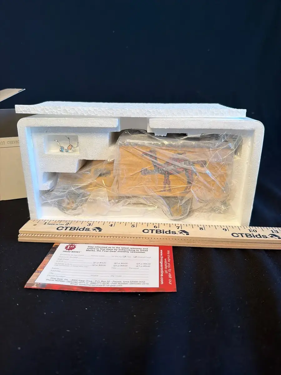 First Gear 1937 Chevrolet Freight Truck Die-Cast Model – Original Box