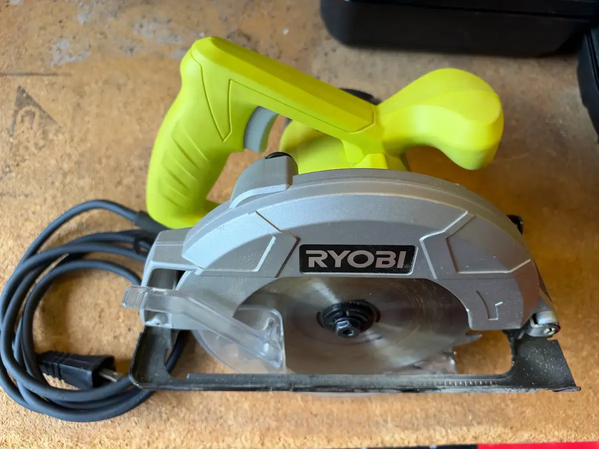 RYOBI 13 Amp Corded 7-1/4 inch Circular Saw (Model CSB125)