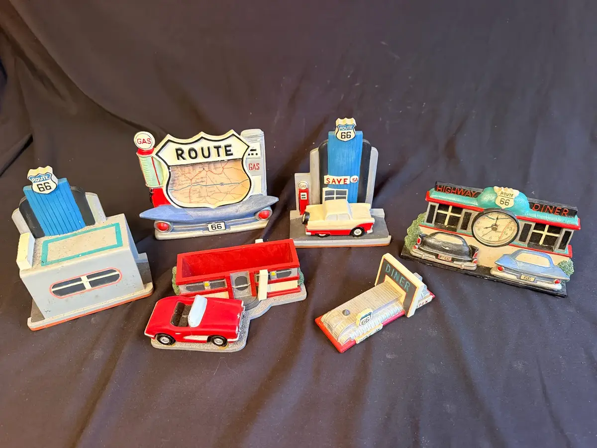 Vintage Route 66 Clock, Picture Frames & Figurines 