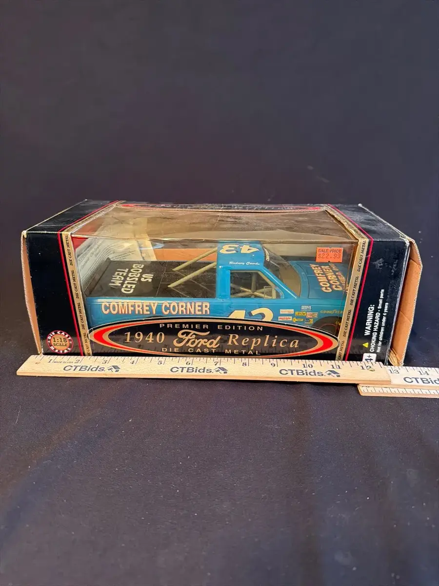1:18 Premier Edition 1940 Ford #43 Comfrey Corner Die-Cast Race Car – Boxed
