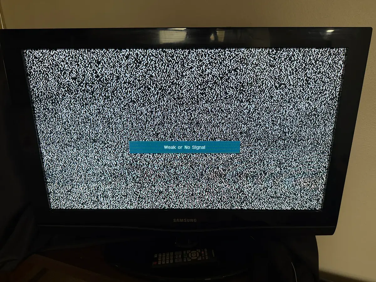 Samsung 32” Flat Screen TV with Remote – Tested & Working