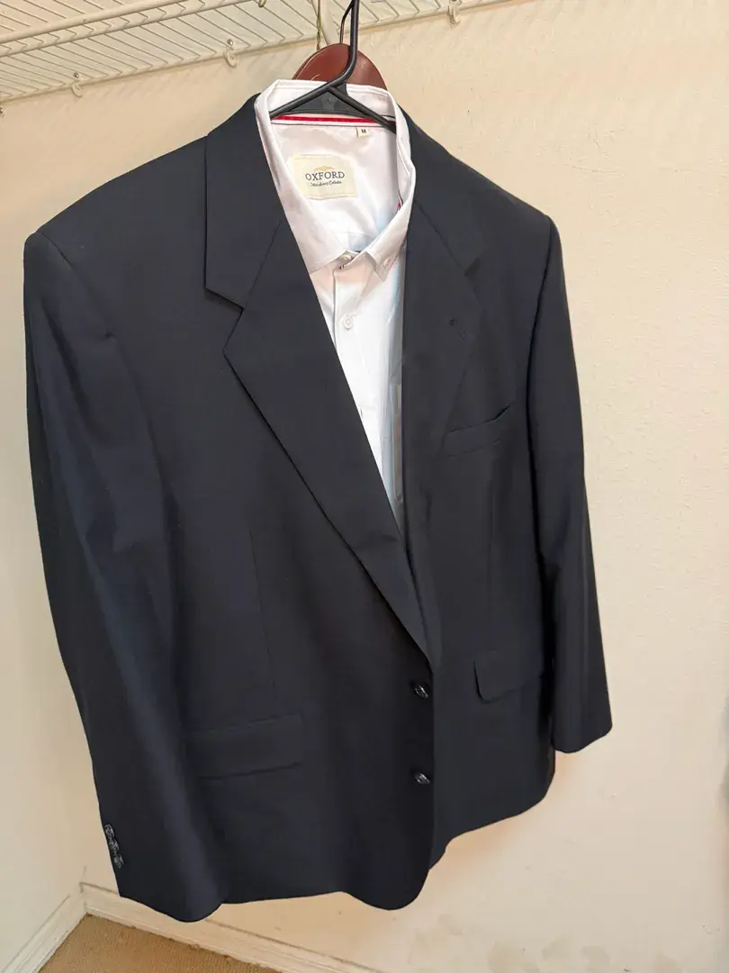 Men’s Navy Wool Suit with Oxford Dress Shirt – Andover Reed / Lancia