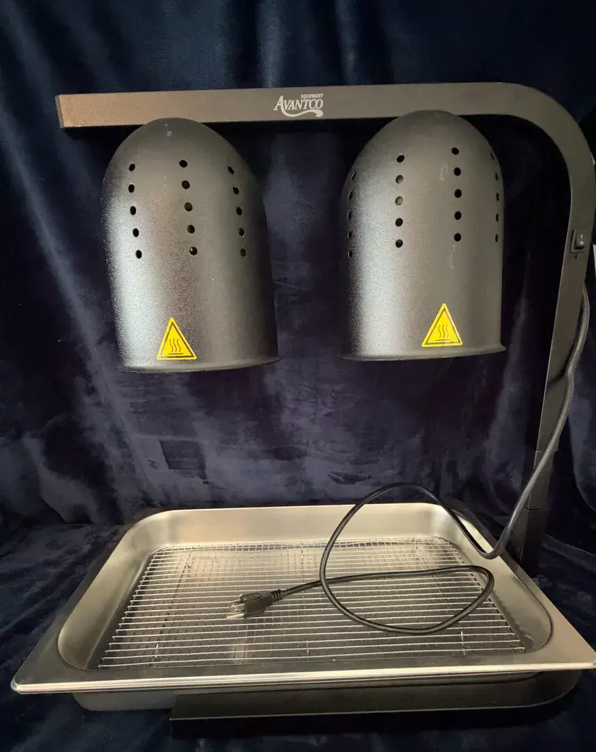 Avantco W62-BLK Black 2-Bulb Free-Standing Food Warmer / Heat Lamp with Pan and Grate