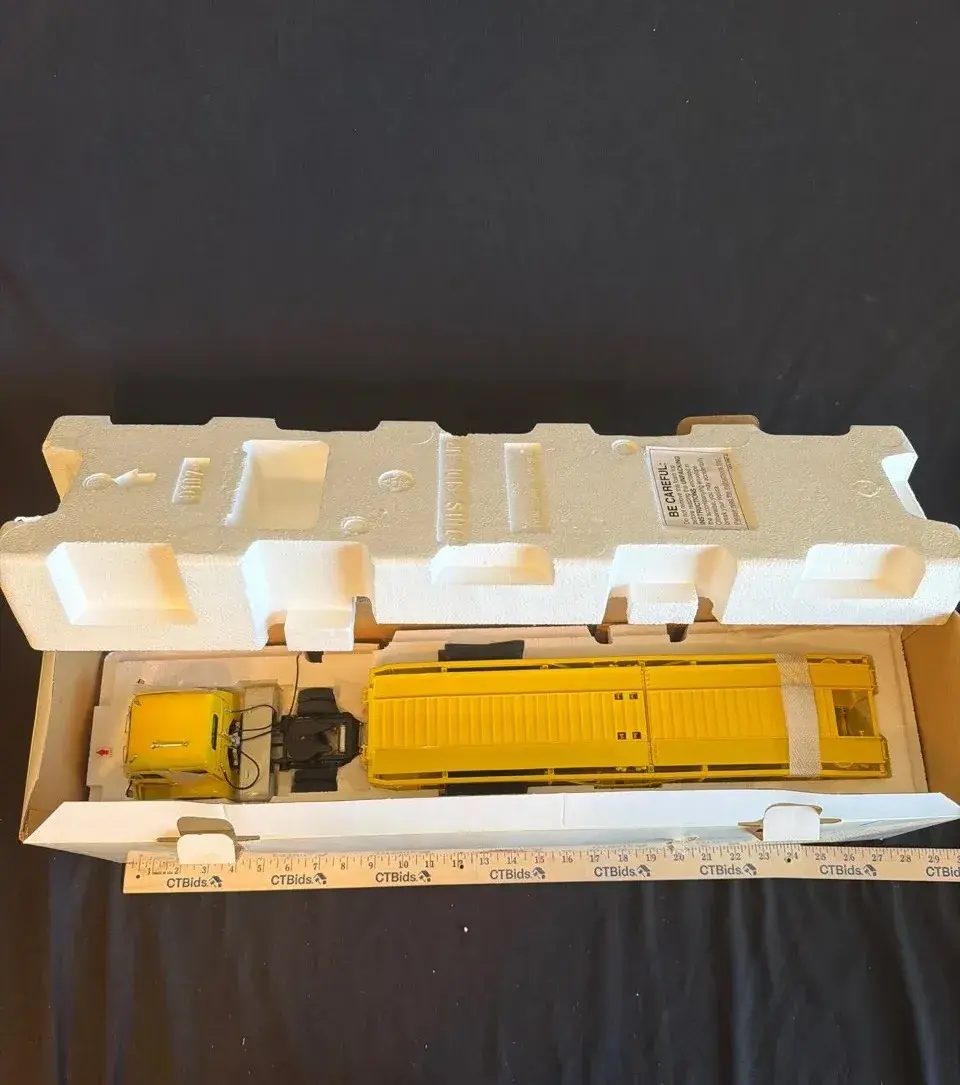 1952 Four-Car Carrier Die-Cast Model – Original Box