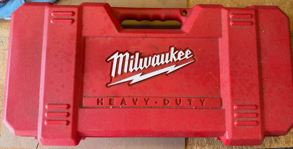 Milwaukee Heavy-Duty Sawzall Reciprocating Saw Kit (Model 6519-31)