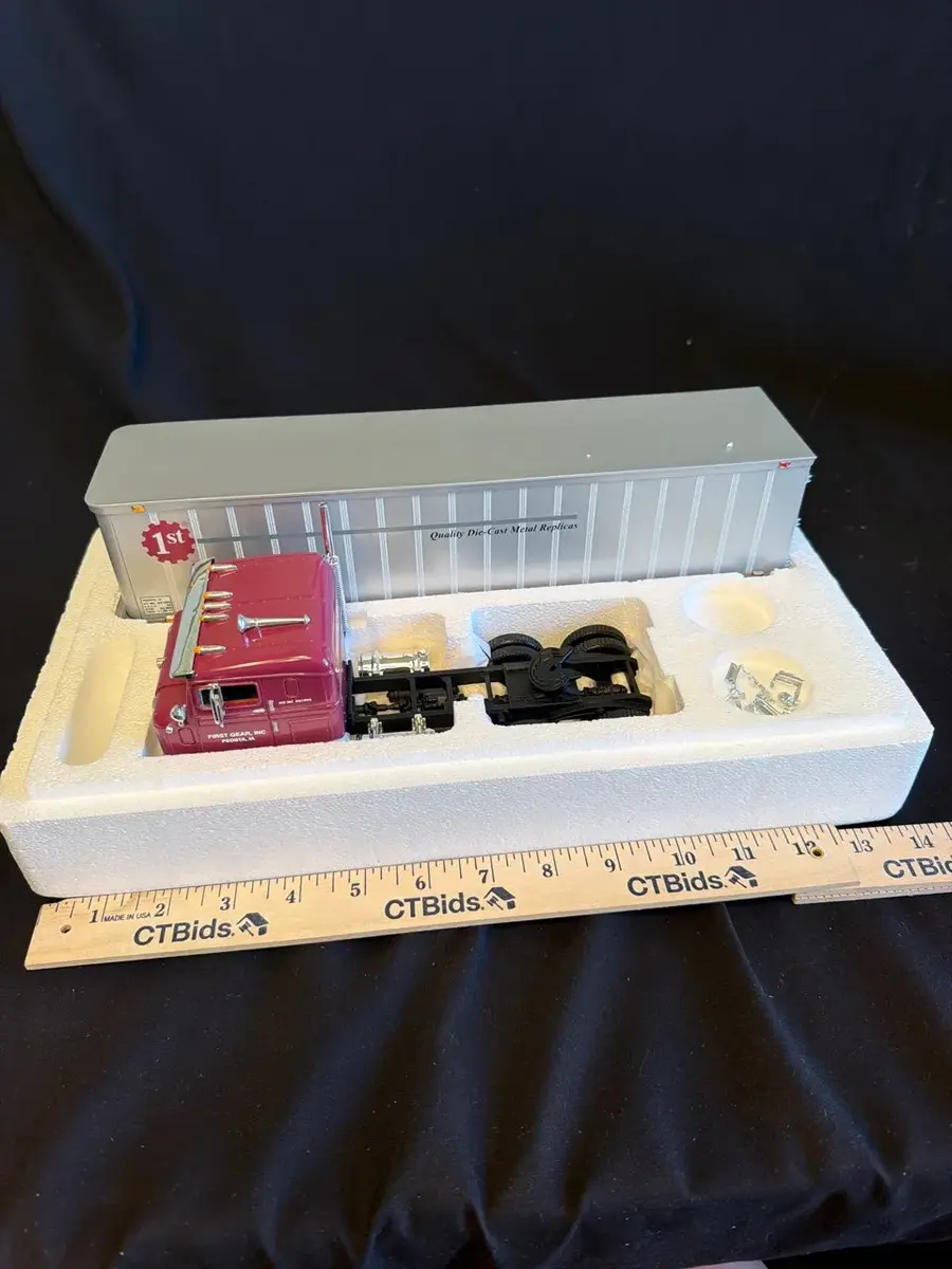 First Gear 1953 Kenworth “Bull-Nose” COE Tractor & 35’ Trailer Die-Cast Model