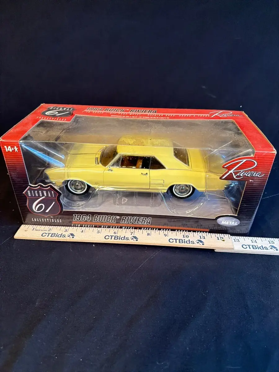 Highway 61 Collectibles 1964 Buick Riviera 1:18 Die-Cast Model – Yellow