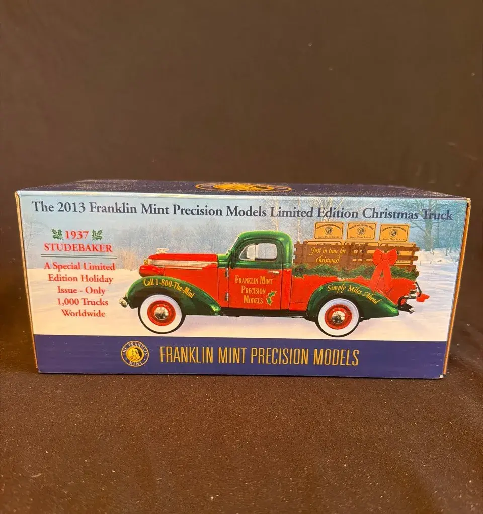 Franklin Mint 2013 Limited Edition 1937 Studebaker Christmas Truck