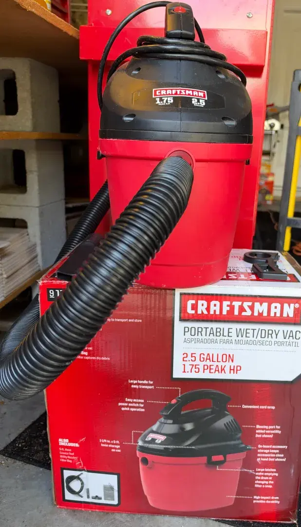 Craftsman 2.5 Gallon Portable Wet/Dry Vacuum