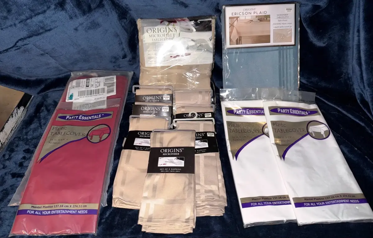 Party Essentials and Origins Linens Table Setting Set