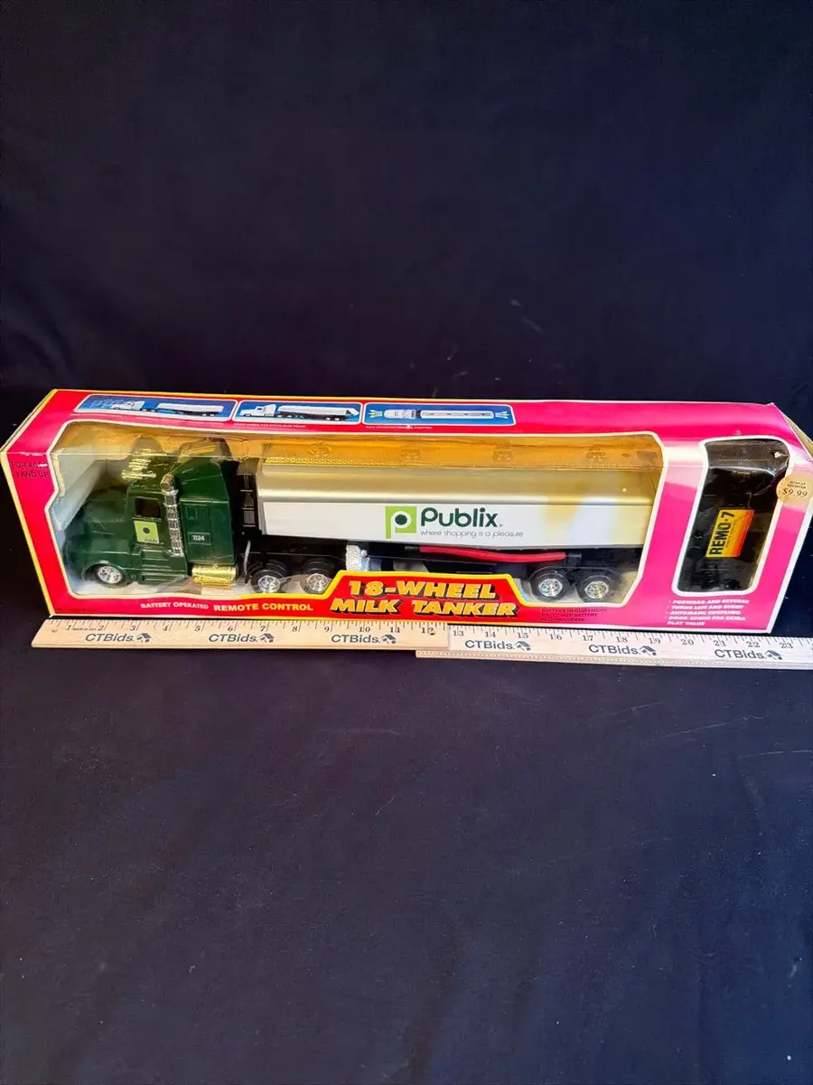 Publix 18-Wheel Milk Tanker Remote Control Semi Truck – Boxed