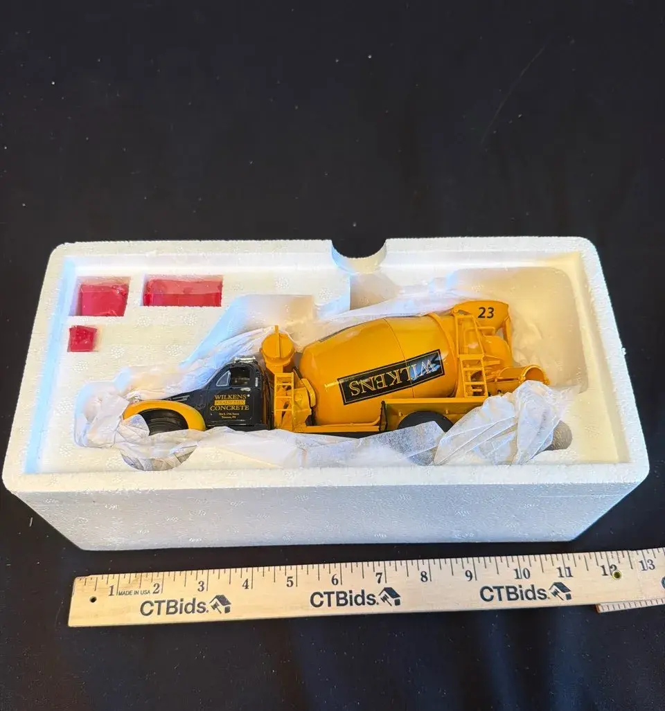 First Gear 1960 B-Model Mack Wilkens Ready-Mix Concrete Truck – 1:34 Scale