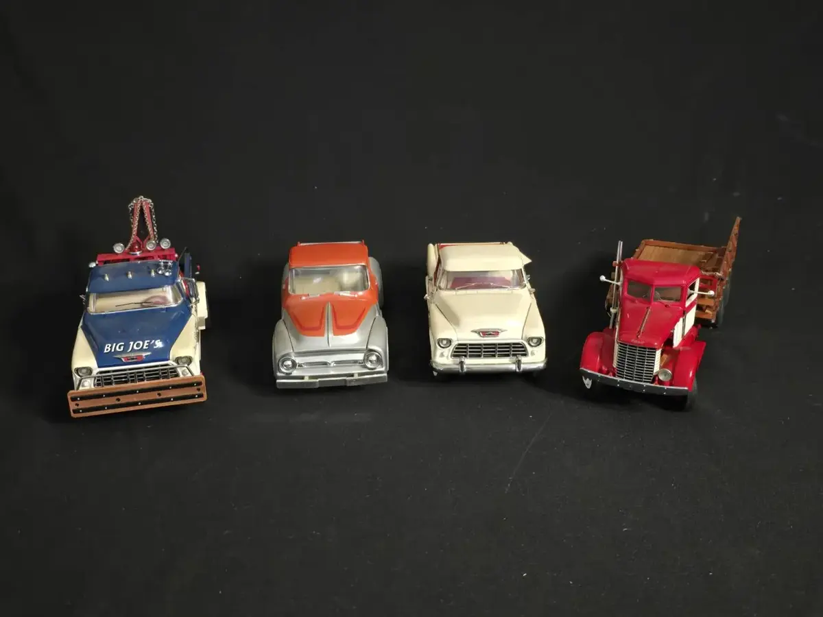 Vintage 1:24 Scale Diecast Truck Lot - Franklin Mint 1939 Peterbilt Stake Bed, Big Joe's Tow Truck &