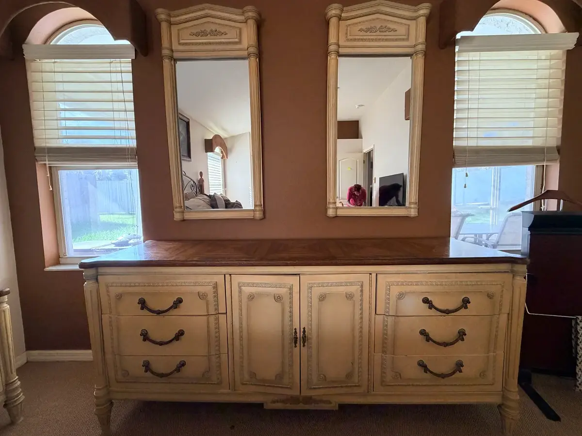 Solid Wood Italian Ornate Dresser With 2 Nightstands & Matching Mirrors