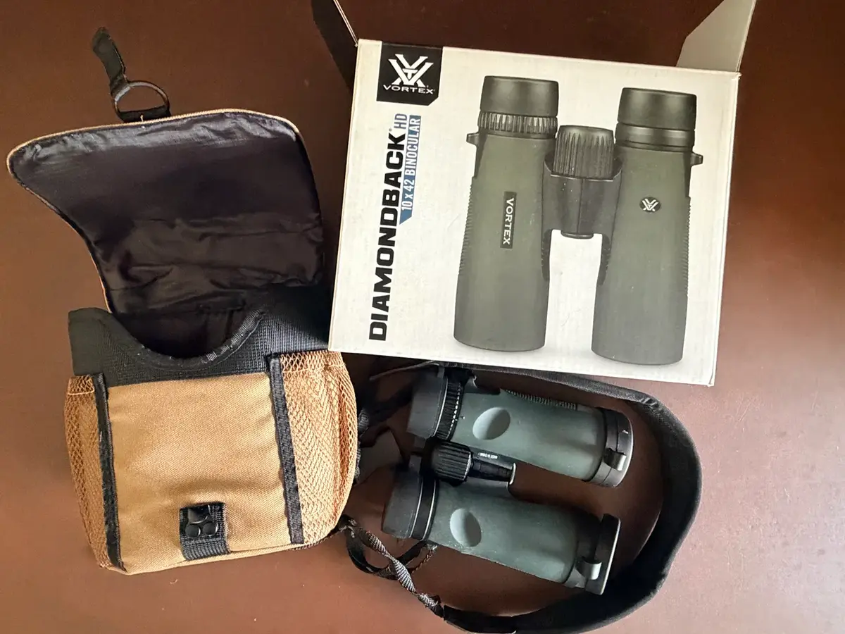 Vortex Diamondback HD 10x42 Binoculars with Case & Original Box
