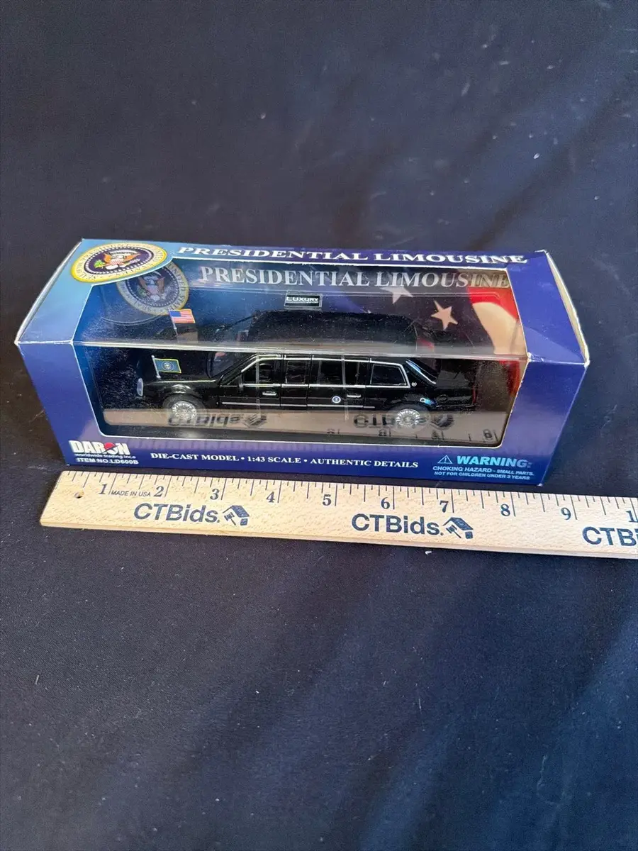 Presidential Limousine 1:43 Scale Die-Cast Cadillac Collectible – Boxed