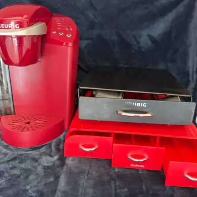 Keurig K-Classic Single-Serve K-Cup Pod Coffee Maker (Rhubarb Red) With k Cup Holders