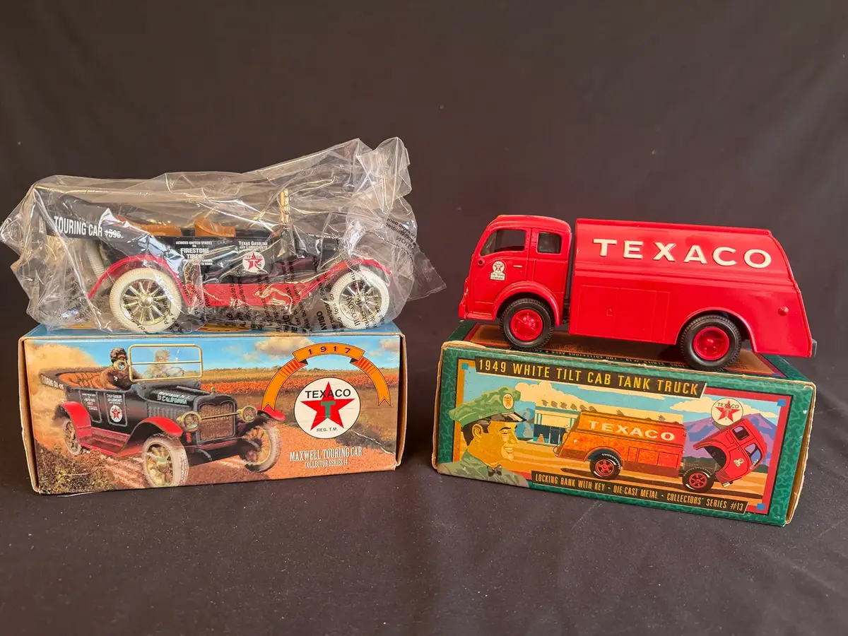 Texaco 1949 White Tank Truck & 1917 Maxwell Touring Car Die-Cast Banks