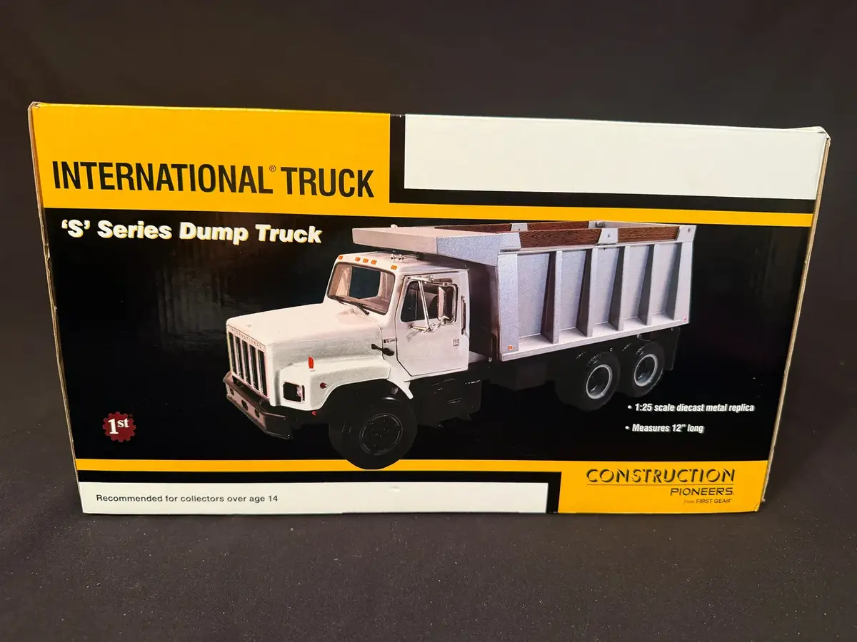Sealed First Gear International ‘S’ Series Dump Truck 1:25 Diecast – Construction Pioneers