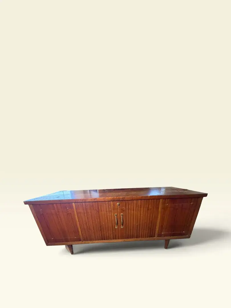 Vintage Lane Cedar Hope Chest – Mid-Century Storage Trunk