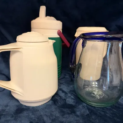 Vintage Beverage & Serving Pitcher Lot – Igloo Cooler, Glass & Insulated Pitchers