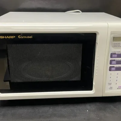 “Sharp Carousel” 700W Microwave Oven