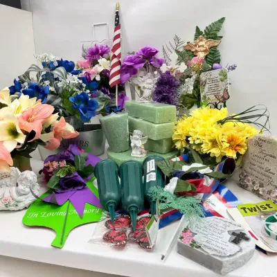 Large Memorial & Cemetery Décor 