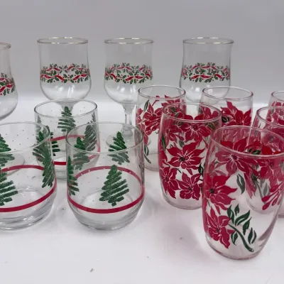 Vintage Christmas Holiday Glassware – 13 Pieces