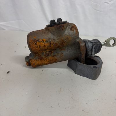1961 Corvette Master Cylinder with Hardware Components (G-MG)