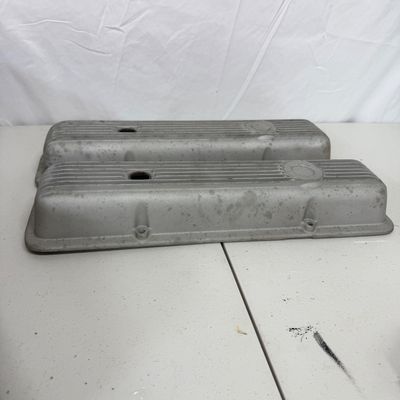 Holley Muscle Series SBC Finned Valve Covers with Fel-Pro Gaskets (G-MG)