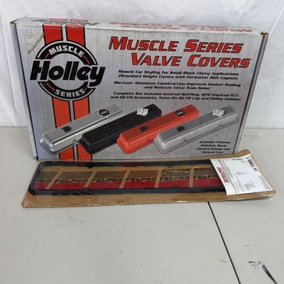Holley Muscle Series SBC Finned Valve Covers with Fel-Pro Gaskets (G-MG)