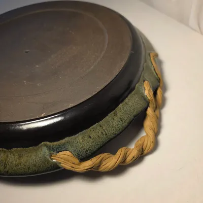 Lisa Conard for Biltmore Inspirations Glazed Ceramic Platter w/ Stand (LR-JS)