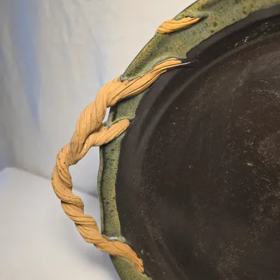 Lisa Conard for Biltmore Inspirations Glazed Ceramic Platter w/ Stand (LR-JS)