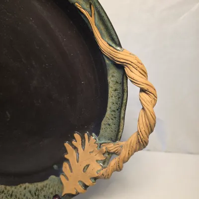 Lisa Conard for Biltmore Inspirations Glazed Ceramic Platter w/ Stand (LR-JS)