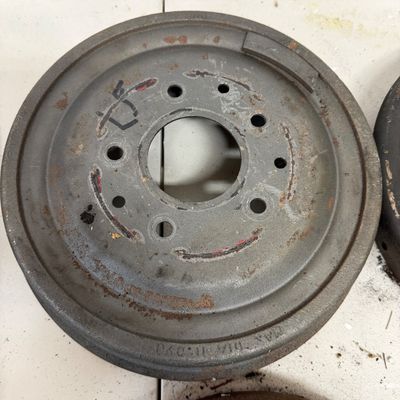 1961 Corvette Drum Brake Assemblies & Wheel Hubs (G-MG)