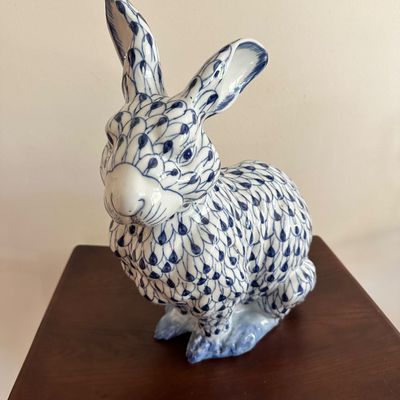 Porcelain Blue and White Bunny (B3-SA)