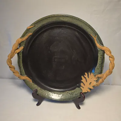 Lisa Conard for Biltmore Inspirations Glazed Ceramic Platter w/ Stand (LR-JS)